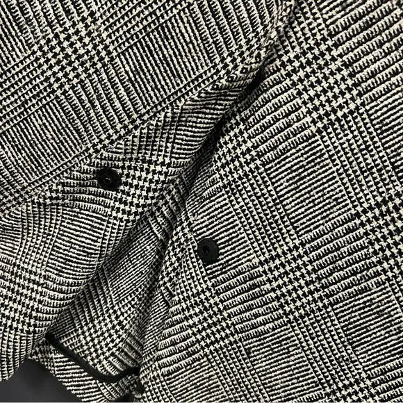 Carlisle Black   White Collared Peacoat