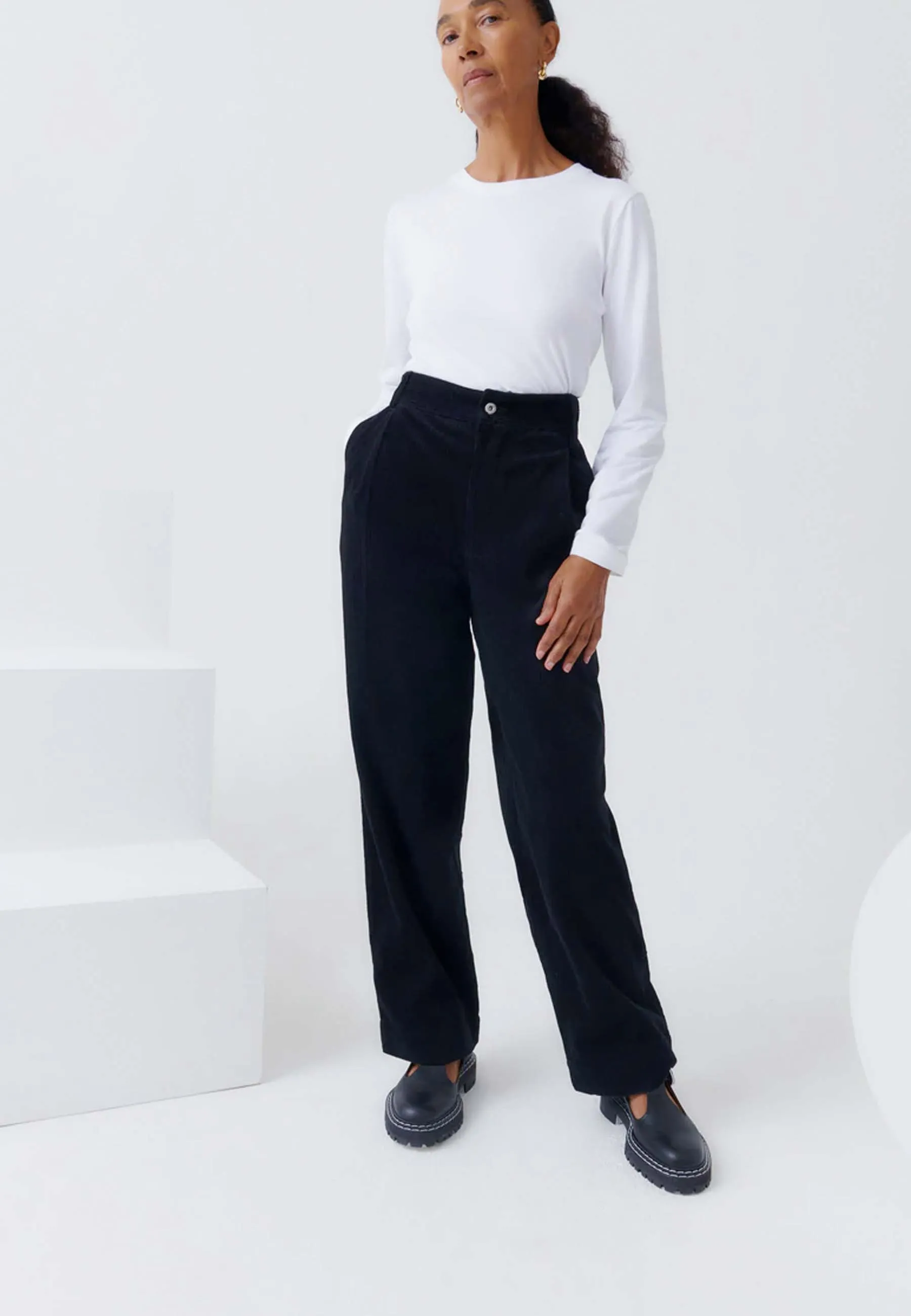 George Pant - black corduroy