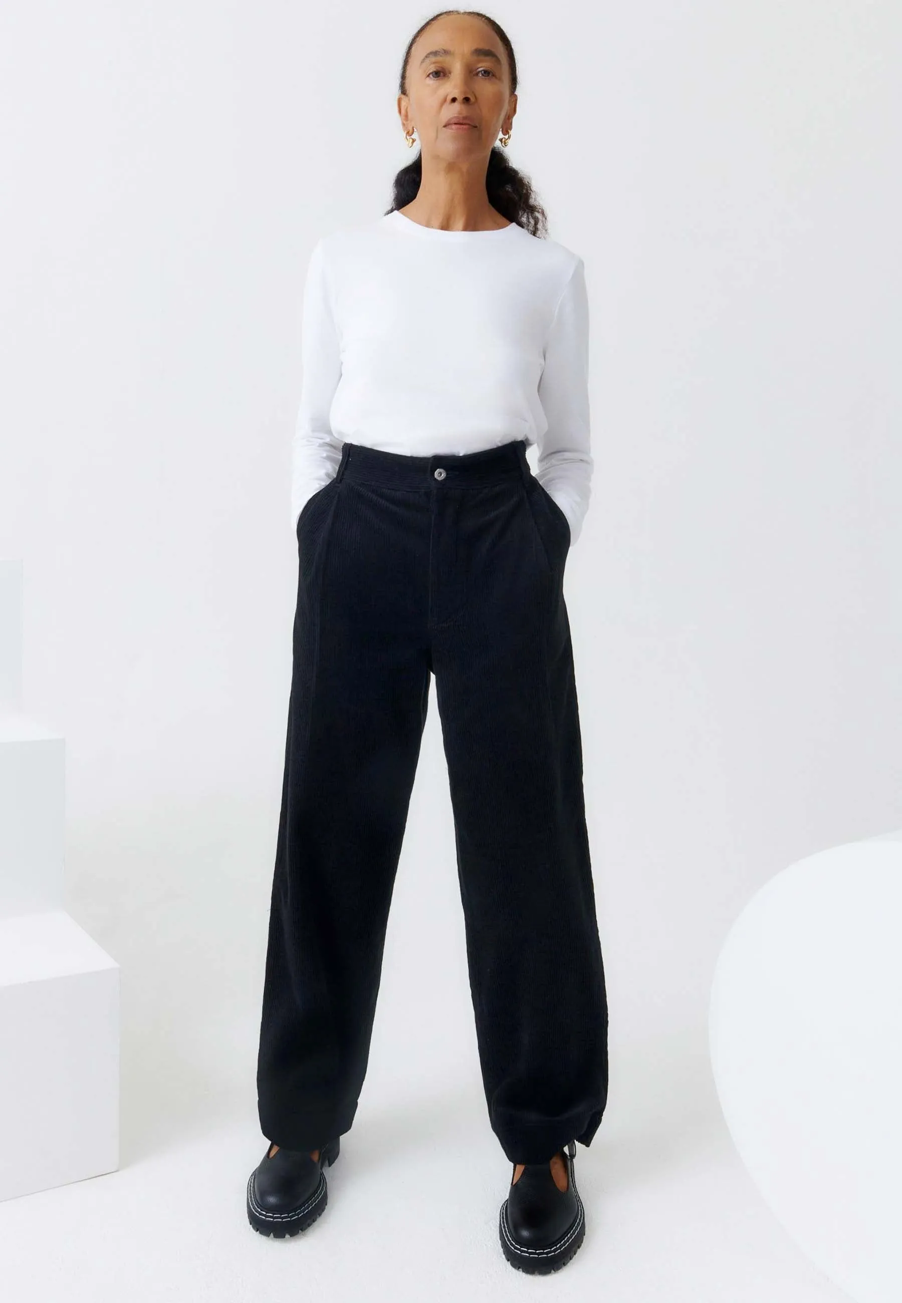 George Pant - black corduroy
