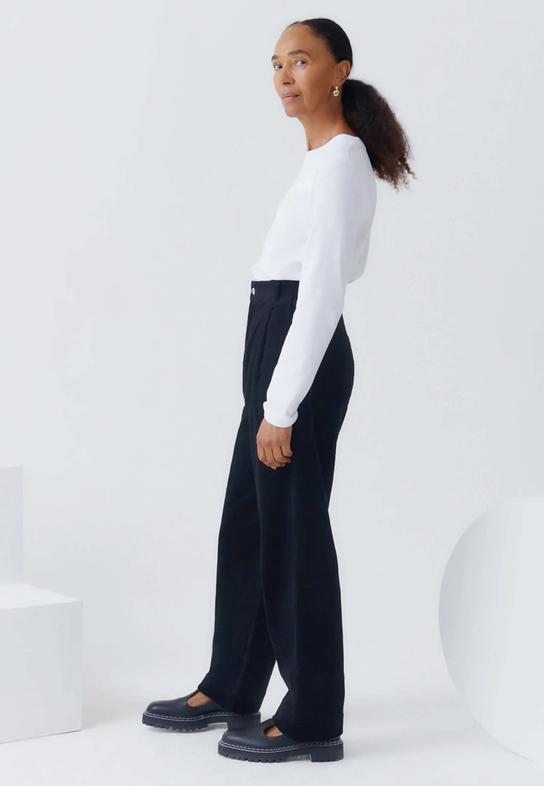 George Pant - black corduroy