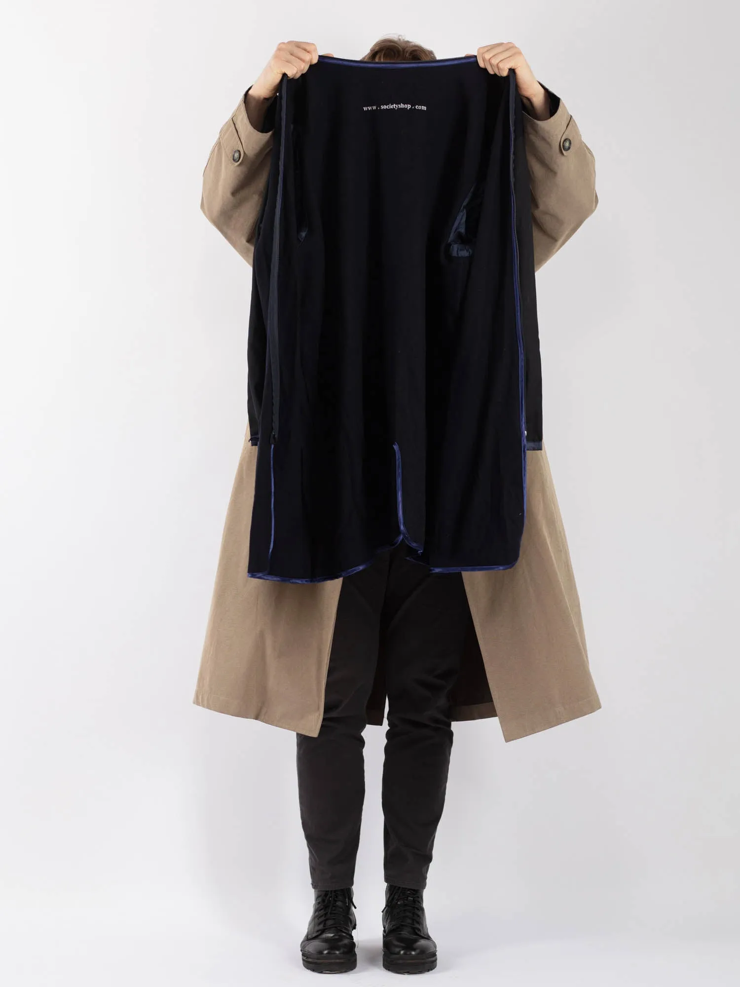 Vintage 00's Men Oversized Mac Coat in Beige