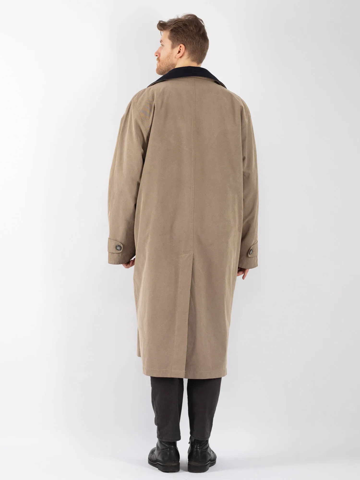 Vintage 00's Men Oversized Mac Coat in Beige